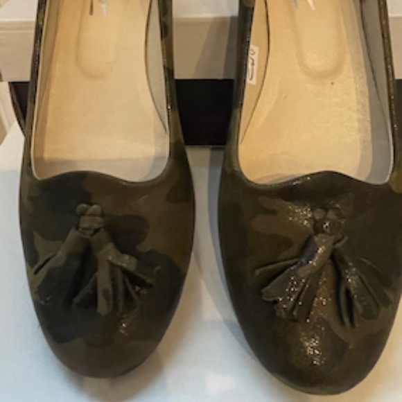 Green Camouflage Round Toe Leather Tassel Loafers - Women, Size: 38 - Picture 3 of 4